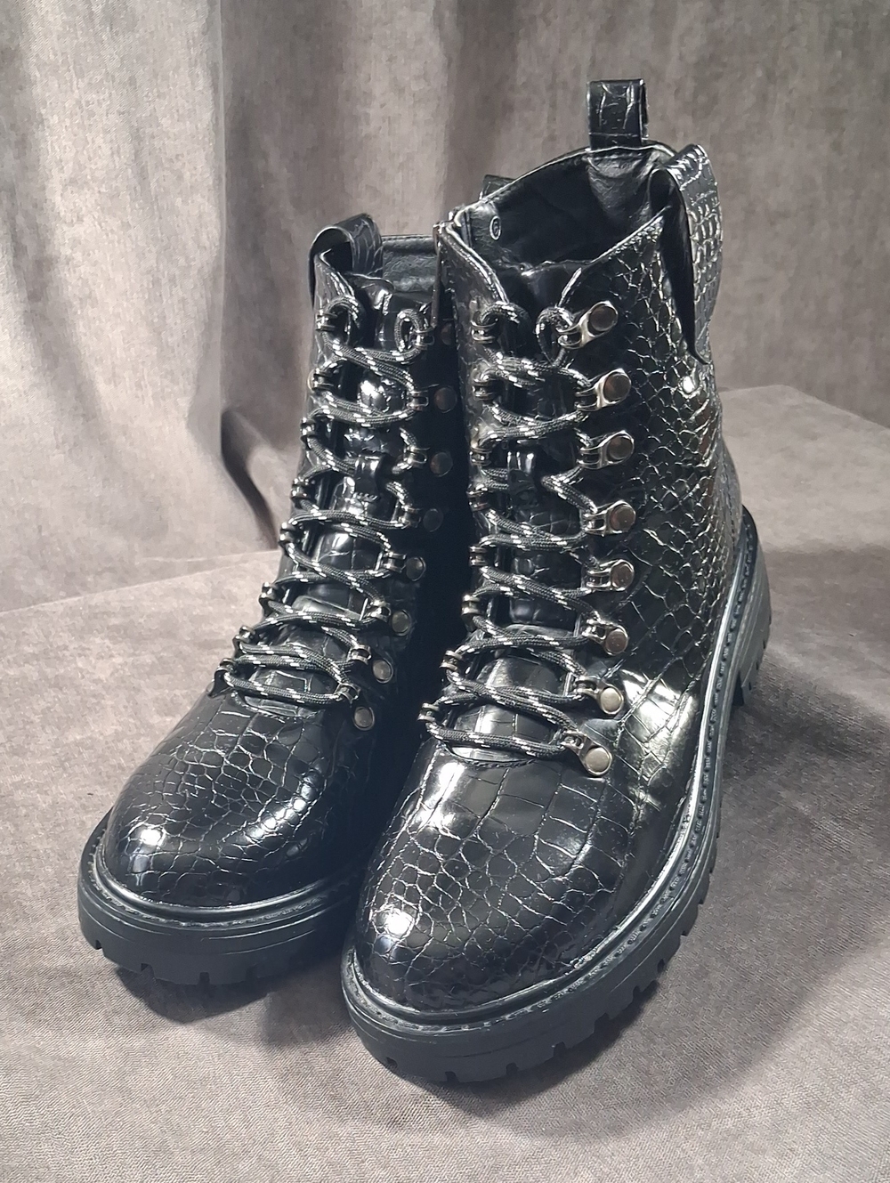 PrettyLittleThing Black Faux Leather Croc Combat Zip Up Boots NEAR NEW US 6